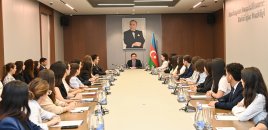 Yalçın Rəfiyev “Maarifçi” proqramının iştirakçıları ilə görüşdü