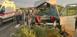 Türkiyədə mikroavtobus su kanalına aşıb - 15 nəfər xəsarət alıb