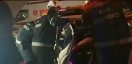 Bakıda ağır qəza: Sürücü maşında sıxılı qaldı - VİDEO