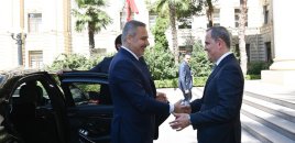 Ceyhun Bayramovun Hakan Fidanla təkbətək görüşü keçirilir