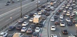 Deputat da Milli Məclisin iclasına gecikdi - Tıxacların qarşısını niyə ala bilmirik?