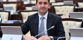 Deputat etiraz etdi - "Gecə saatlarında tikinti aparılmasın"