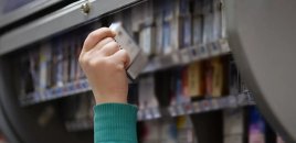 2015-ci ildən sonra doğulanlara siqareti qadağan edirlər
