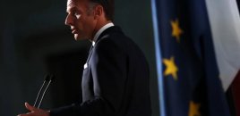 Makron prezidentliyə qayıdacağını istisna etmədi: "Həyat sürprizlərlə doludur"
