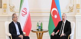 İlham Əliyev Məsud Pezeşkiana zəng etdi