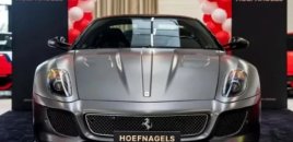 10 yaşlı oğluna 1,6 milyon dollarlıq Ferrari hədiyyə etdi