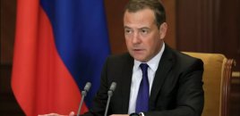 Medvedev: ABŞ İran müharibəsindən dərs çıxarmalıdır
