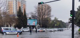 Yağış yağanda şəhəri kanalizasiya qoxusu bürüyür – Səbəbi nədir?