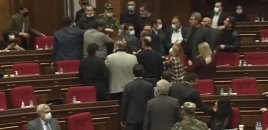 Dünya ölkələrinin parlamentlərində baş verən davalar - SİYAHI