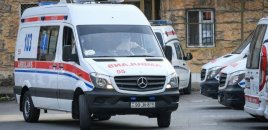 Maşın məktəbli qardaşları vurdu