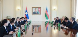 İlham Əliyevin Laos Prezidenti ilə geniş tərkibdə görüşü olub - FOTOLAR