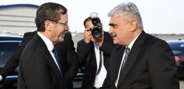İsrail Prezidenti İsxak Hersoq Azərbaycana səfərə gəlib
