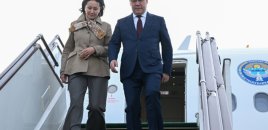 Japarov xanımı ilə Bakıya gəldi - Fotolar