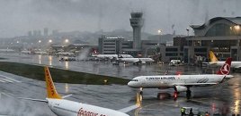 İstanbulda güclü fırtına: 40-dan çox təyyarə başqa hava limanlarına yönləndirilib