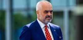 Edi Rama: Etirazlar zamanı baş verən dağıntılar tələbələrin işi deyil