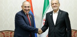 Paşinyan və Pezeşkian İrəvanda ikitərəfli münasibətləri müzakirə ediblər