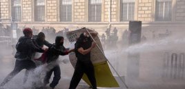 Fransadakı aksiyalarda yarım milyondan çox adam iştirak edib