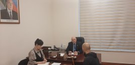 Əhliman Əmiraslanov vətəndaşların müraciətlərini dinləyib