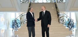 “Xeyli vaxtdır görüşmürük, bir az darıxmışam...”