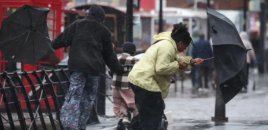 Güclü fırtına nəqliyyatın hərəkətini pozub, kütləvi tədbirlər ləğv edilib