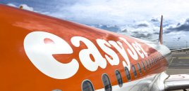 Təcili siqnal verən easyJet təyyarəsi Londonda eniş edib