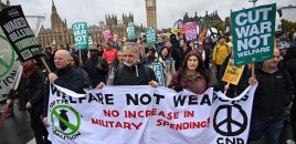 Londonda minlərlə insan hökumətə qarşı etiraz aksiyası keçirib