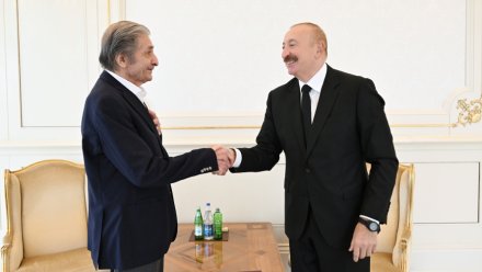 “Xeyli vaxtdır görüşmürük, bir az darıxmışam...”