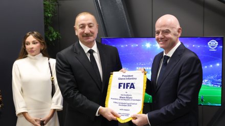 İnfantinodan Prezidentə xatirə hədiyyələri - Fotolar