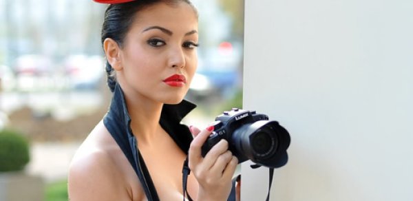 “Playboy”a çəkilən ilk azərbaycanlı gözəlçə (FOTOSESSIYA)