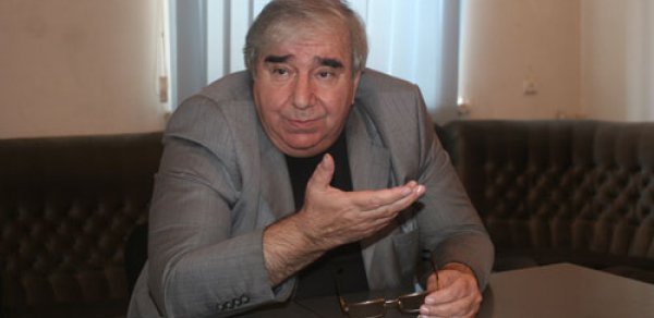 Ramiz Rövşən: "Arzum budur ki, mənə xalq şairi adı verilməsin" (MÜSAHİBƏ)