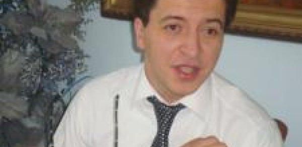 "Bu ölkədə nağara çalanın da, maşın yuyanın da, göbək rəqsi oynayanın da, “siyasətlə məşğul oluram” havasına girmə haqqı var"
