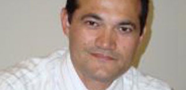 Razi Nurullayev millət vəkillərinə "internetdən istifadə edin" dedi