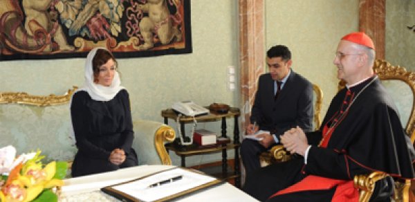 Mehriban Əliyeva Papanı Azərbaycana dəvət etdi