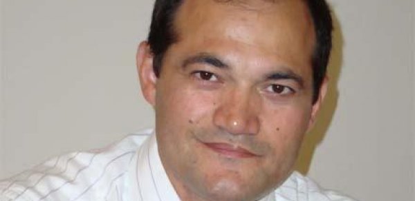 Razi Nurullayev Rusiyanın "idarə olunan" demokratiyasından yazdı