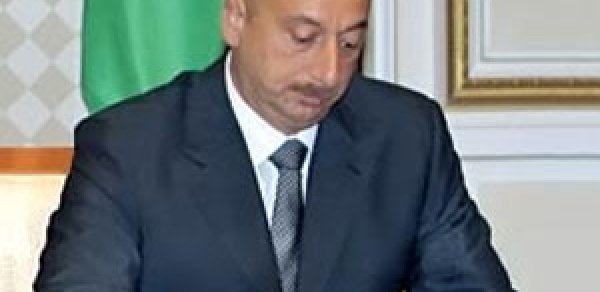 Prezident idman mütəxəssislərini mükafatlandırdı