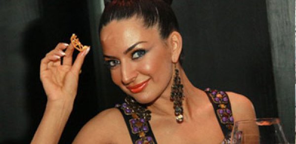 Azərbaycanlı model polislər tərəfindən saxlanılmasından danışdı