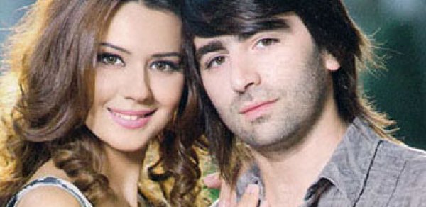 Rəqqasə Oksana Rəsulova Elşad Xose ilə toyunun vaxtını açıqladı