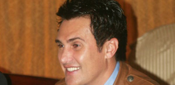 "Qaç, Nadir, qaç"