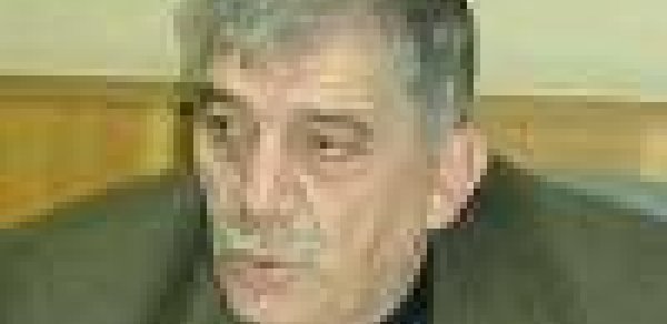 Əbülfəs Qarayev xalq artistini işdən çıxardı