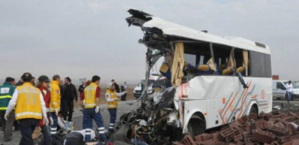 Türkiyədə dəhşətli qəza: 24 nəfər oldu, 8 nəfər yaralandı