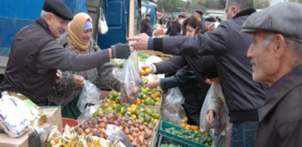 Nazirlik Bakıdakı ucuz bayram yarmarkalarının SİYAHISInı açıqladı