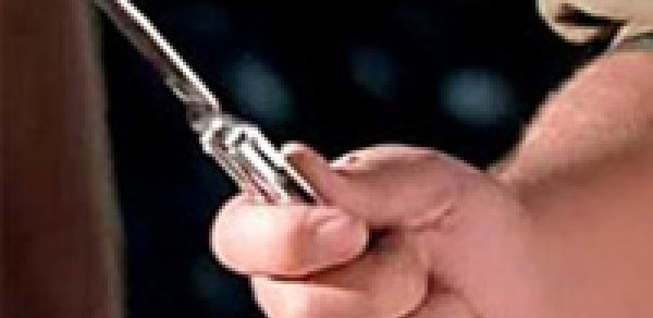 Hospitala girib, keçmiş əsgər yoldaşını bıçaqladı