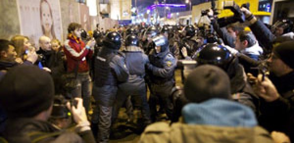 Bu gün 40 min insan hökümətin istefasını tələb edəcək