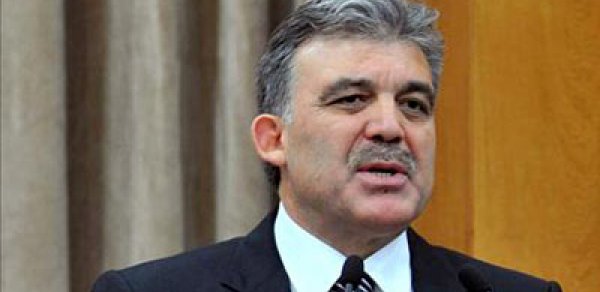 Gül: "Fransa Minsk qrupunda vasitəçiliyini dayandırmalıdır"
