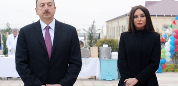 Ailəsi Prezident İlham Əliyevi necə təbrik etdi?