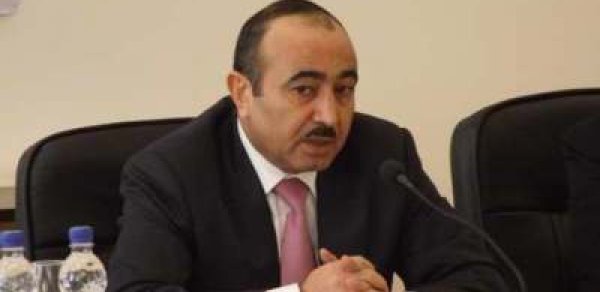 Əli Həsənov: "Belə qəzetin işığını da söndürərlər, hələ o yana da keçərlər”.