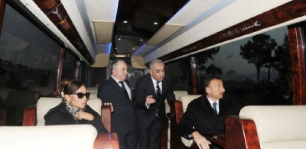 İlham Əliyev Dövlət Bayrağı Meydanında oldu - FOTOLENT