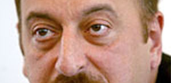 İlham Əliyev Rauf Denktaşın ölümü ilə bağlı başsağlığı verib
