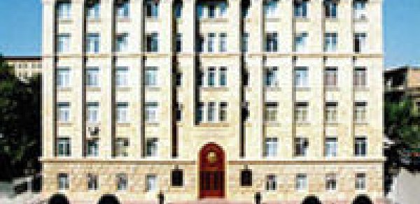 Bakıda polis rəisinin müavinini döydülər