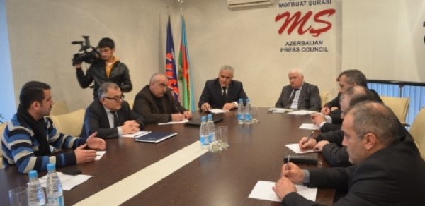 Mətbuat Şurasında qəzet satışının problemləri müzakirə olundu